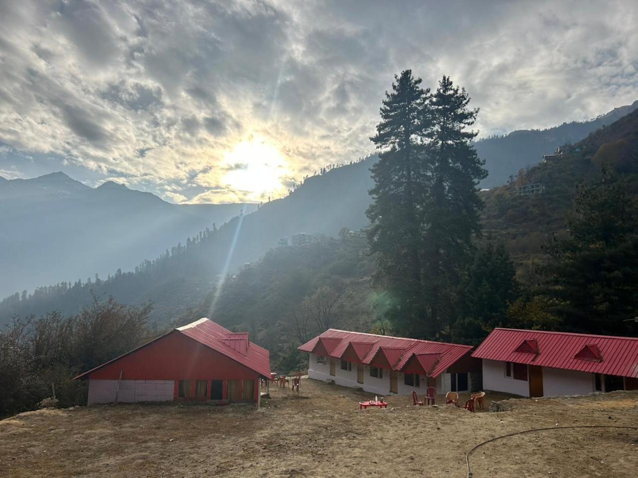 Lord Shiva Dimension Hotel Tosh Exterior photo
