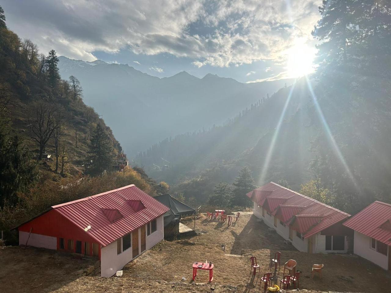 Lord Shiva Dimension Hotel Tosh Exterior photo
