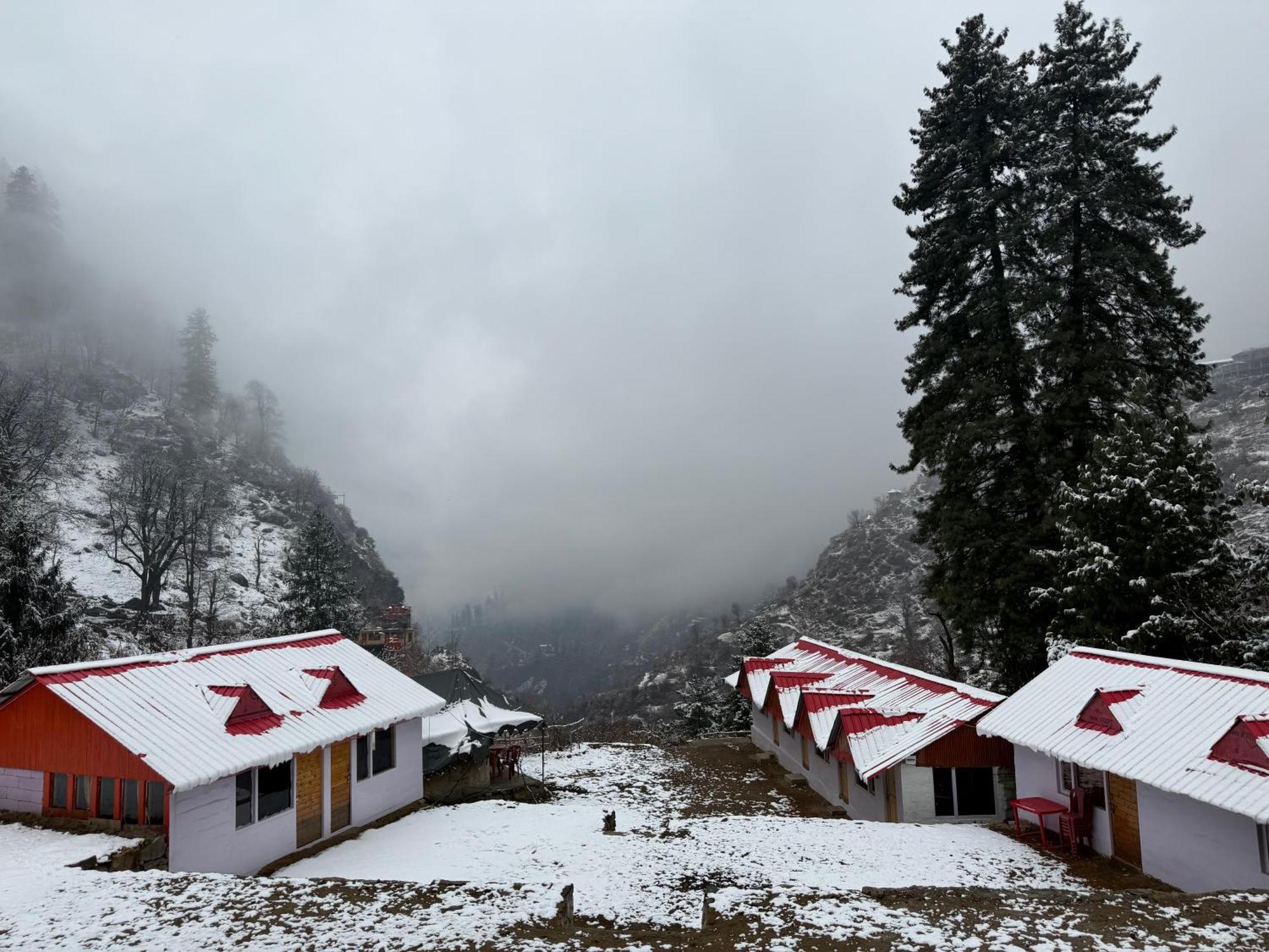 Lord Shiva Dimension Hotel Tosh Exterior photo